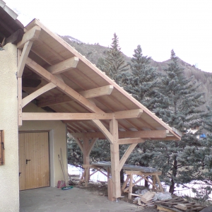 Construction d'une terrasse couverte à Champcella
